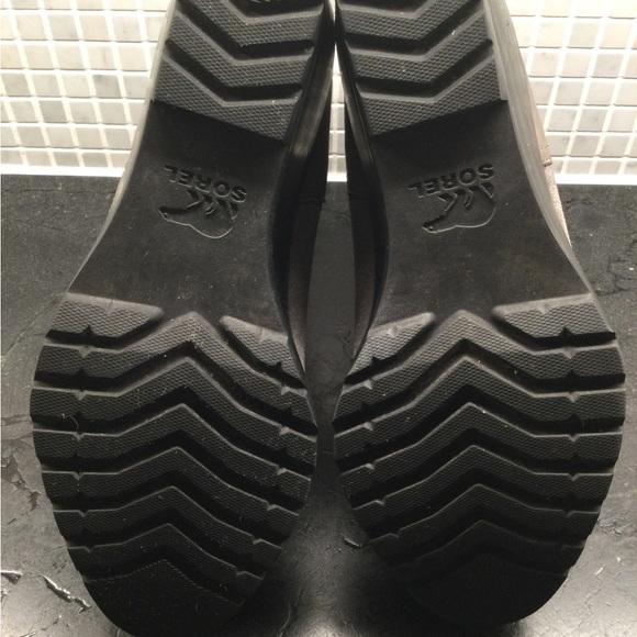 SOREL After Hours Chelsea Boots-like new condition - Picture 5 of 6